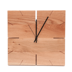 Wanduhr aus Holz Eiche