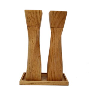 1..Salz-Pfeffermühle Eiche 2x + Untersetzer